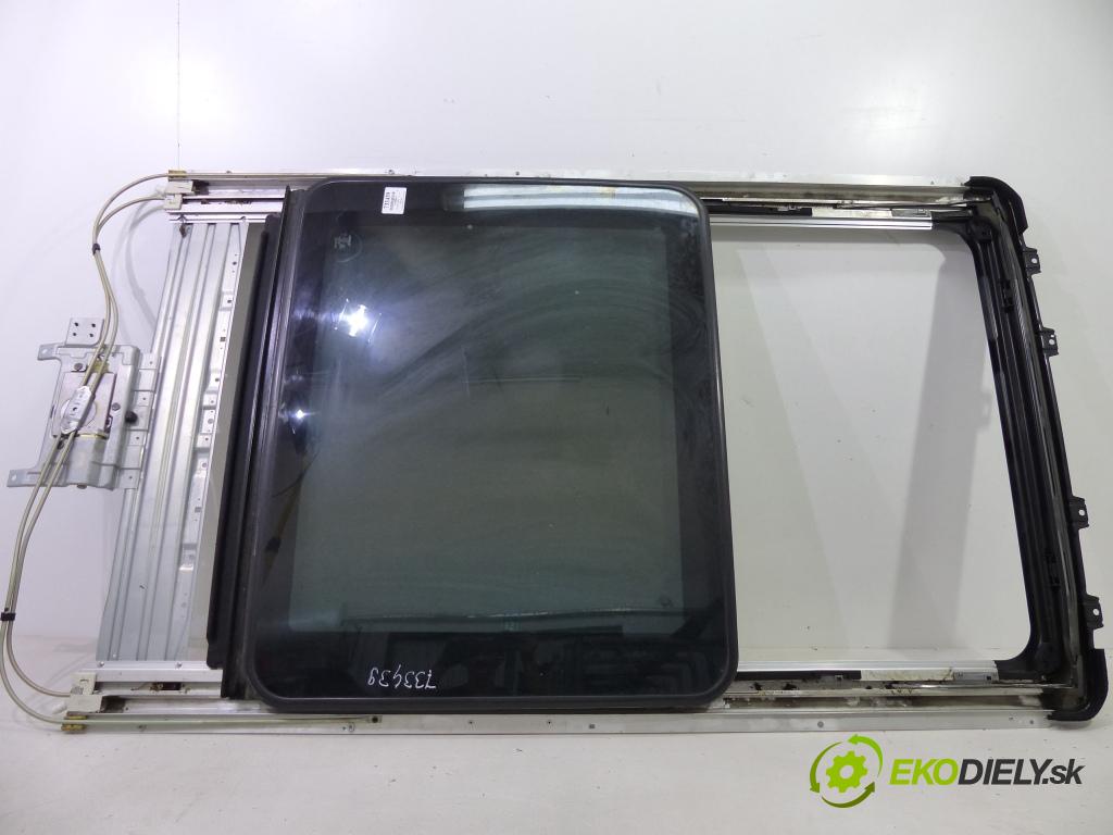 Nissan X-trail I 2001-2007 2.0 16V 140 hp  103 kW 2000 cm3  střešní okno  (Okna karoserie)