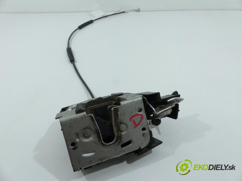 Vw Fox 1.2 6V 54 hp  40 kW 1200 cm3  zámok přední část pravý 