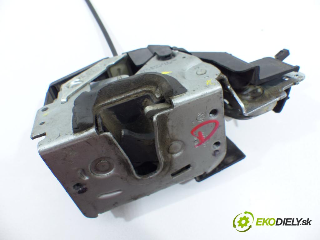 Vw Fox 1.2 6V 54 hp  40 kW 1200 cm3  zámok přední část pravý