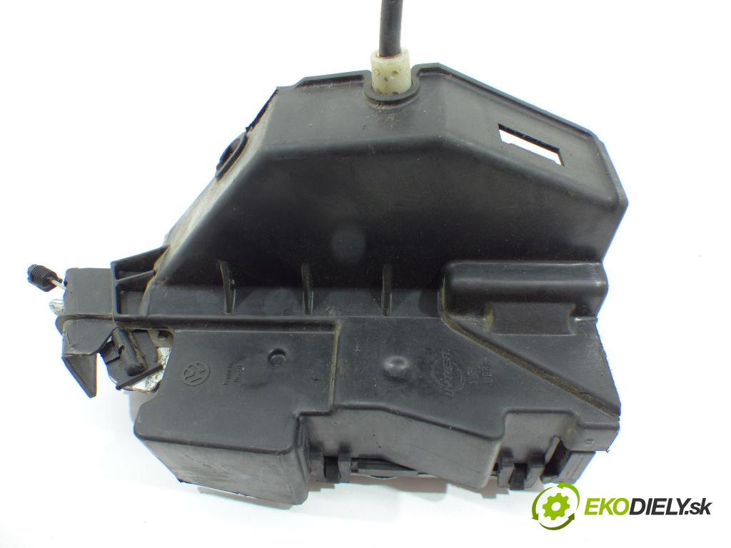 Vw Fox 1.2 6V 54 hp  40 kW 1200 cm3  zámok přední část pravý