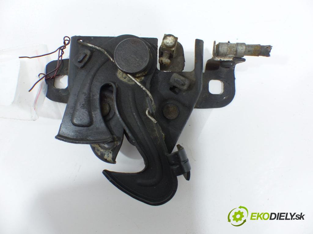 Vw Fox 1.2 6V 54 hp 40 kW 1200 cm3 zámok kapoty