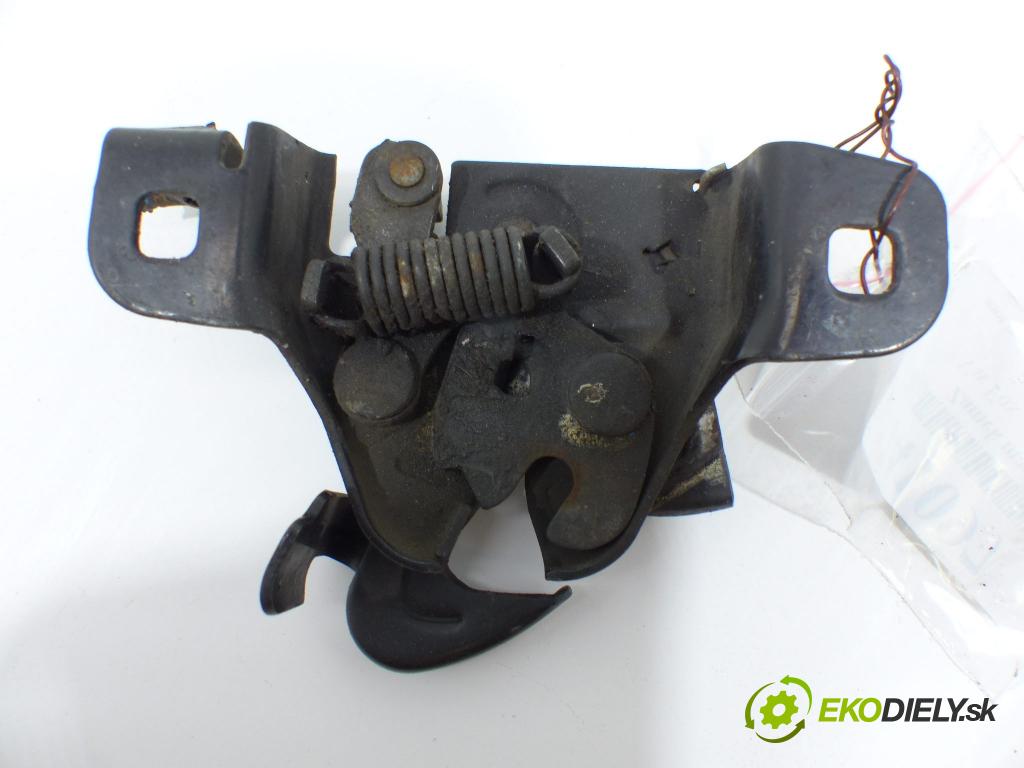 Vw Fox 1.2 6V 54 hp  40 kW 1200 cm3  zámok kapoty 