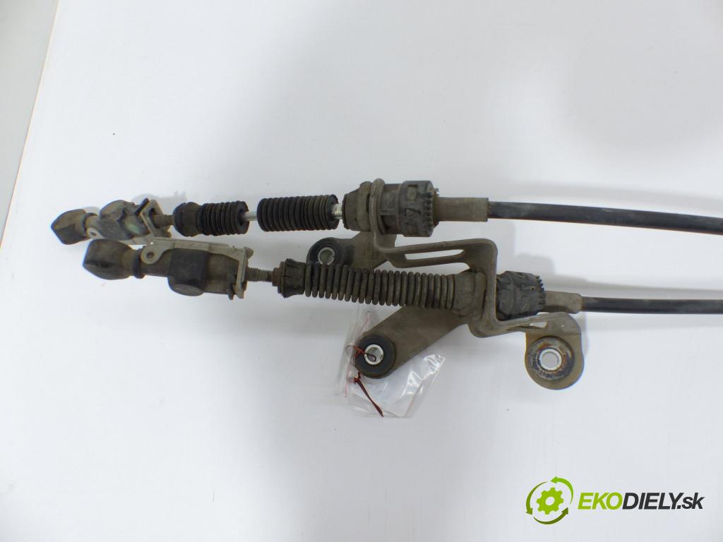 Vw Fox 1.2 6V 54 HP  40 kW 1200 cm3  Kulisa - -  (Rýchlostné páky / kulisy)