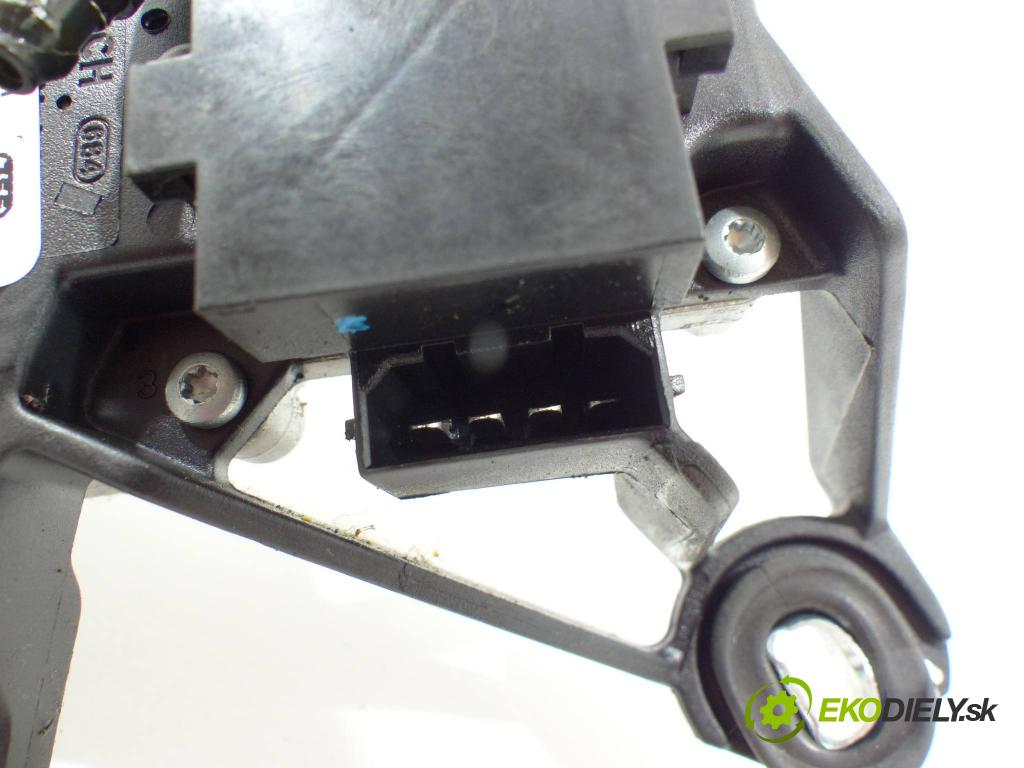 Vw Fox 1.2 6V 54 hp 40 kW 1200 cm3 motor stěrače zadní část