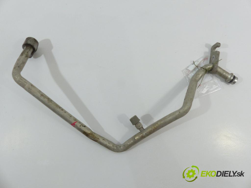 Toyota Yaris I 1999-2005 1.4 D4D 75 HP  55 kW 1400 cm3  Rúrka klimatizácie 