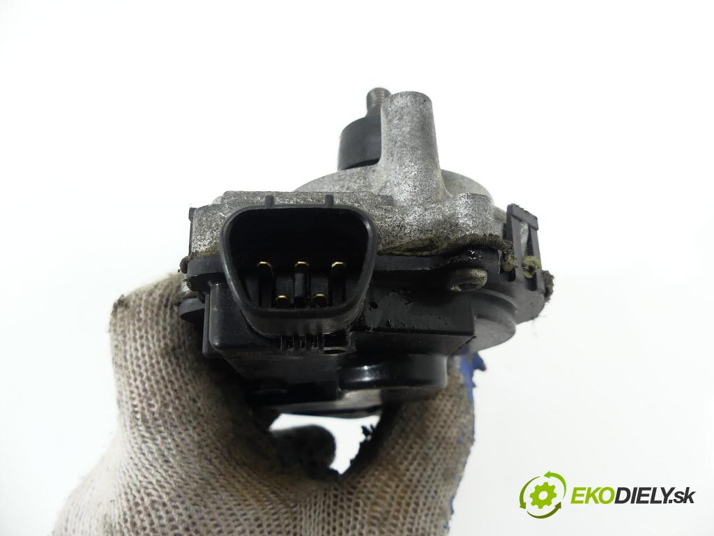 Toyota Corolla E15 2007-2014 1.6 16V VVTI 124 hp  91 kW 1600 cm3  motor stěračů přední část
