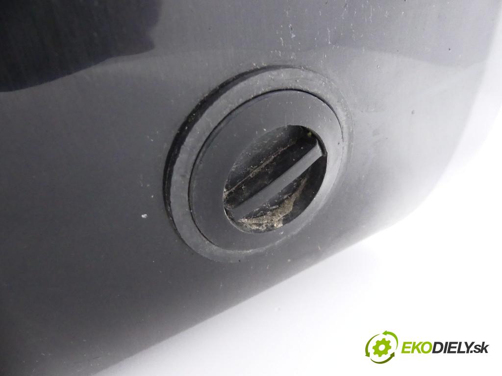Skoda Fabia II 2007-2014 1.4 16V karburátor 86 hp  63 kW 1400 cm3  nárazník zadní část