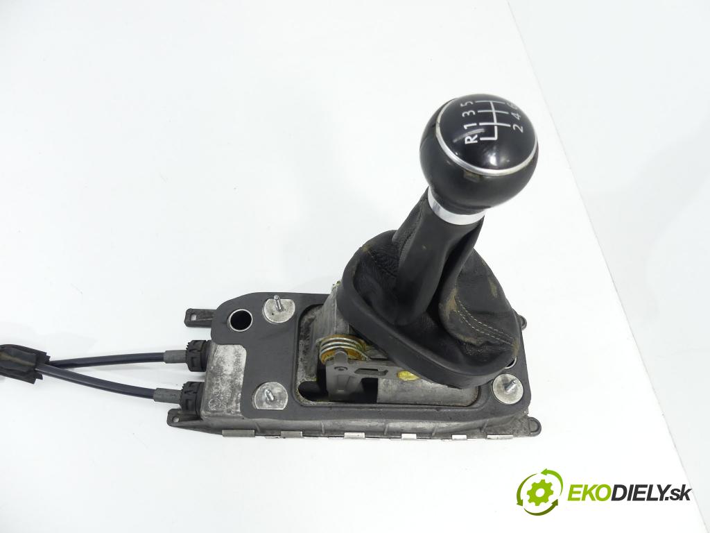 Vw Touran I 2003-2015 1.9 TDI 105 HP  77 kW 1900 cm3  Kulisa - -  (Rýchlostné páky / kulisy)