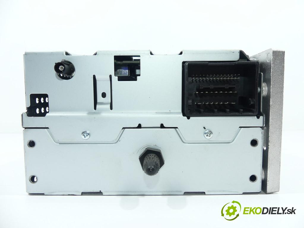 Chevrolet Aveo T300 2011-2014 1.2 16V 86 HP  63 kW 1200 cm3  RADIO  (Audio zariadenia)