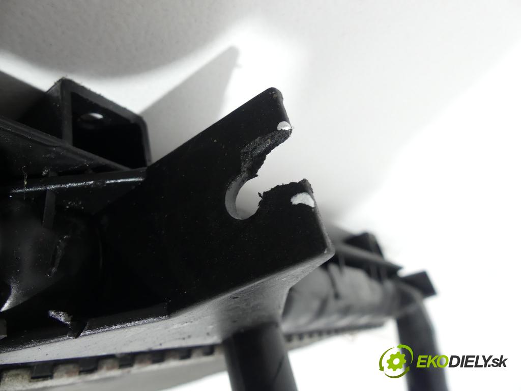 Audi 100 C4 1991-1994 2.3b 133 HP  98 kW 2300 cm3  Chladič  (Chladiče)