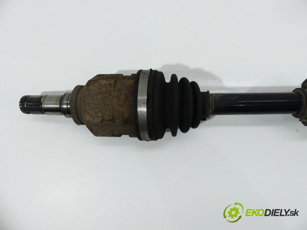 Toyota Yaris II 2005-2011 1.4 D4D 90 hp  66 kW 1400 cm3  poloos pravá  (Poloosy)