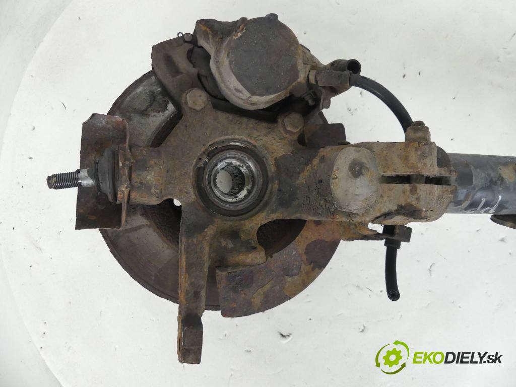 Peugeot 605 2.0 121 HP  89 kW 2000 cm3  náboj pravá  (Náboje)