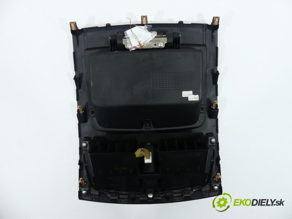 Suzuki Swift Mk7 2010-2017 1.2 16V 94 HP 69 kW 1200 cm3 Priehradka, kastlík