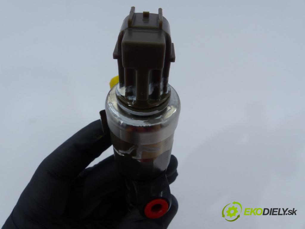 Toyota Land Cruiser J120 2002-2010 3.0 D4D 163 HP 120 kW 3000 cm3 5- vstrek (Vstrekovače)
