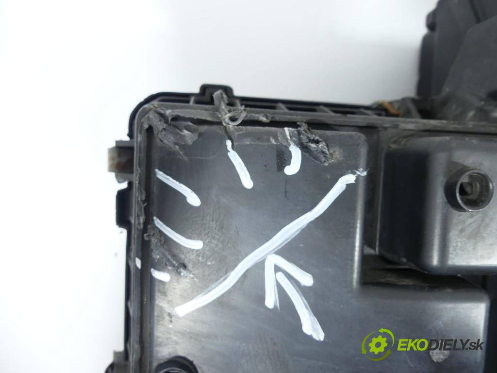 Honda Jazz III 2008-2014 1.4 16V 101 hp  74 kW 1400 cm3  obal filtra vzduchu  (Kryty filtrů)