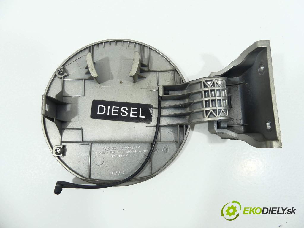 Hyundai Ix35 2.0 CRDi 136hp  100 kW 2000 cm3  dvířka nádrže paliva