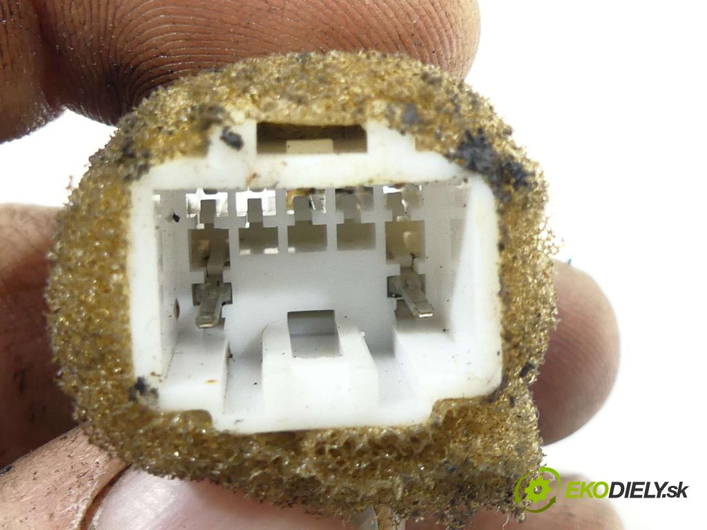 Mitsubishi Pajero II 1991-1999 2.5 TD 99 hp  73 kW 2500 cm3  spínačka  (Spínací skříňky a klíče)