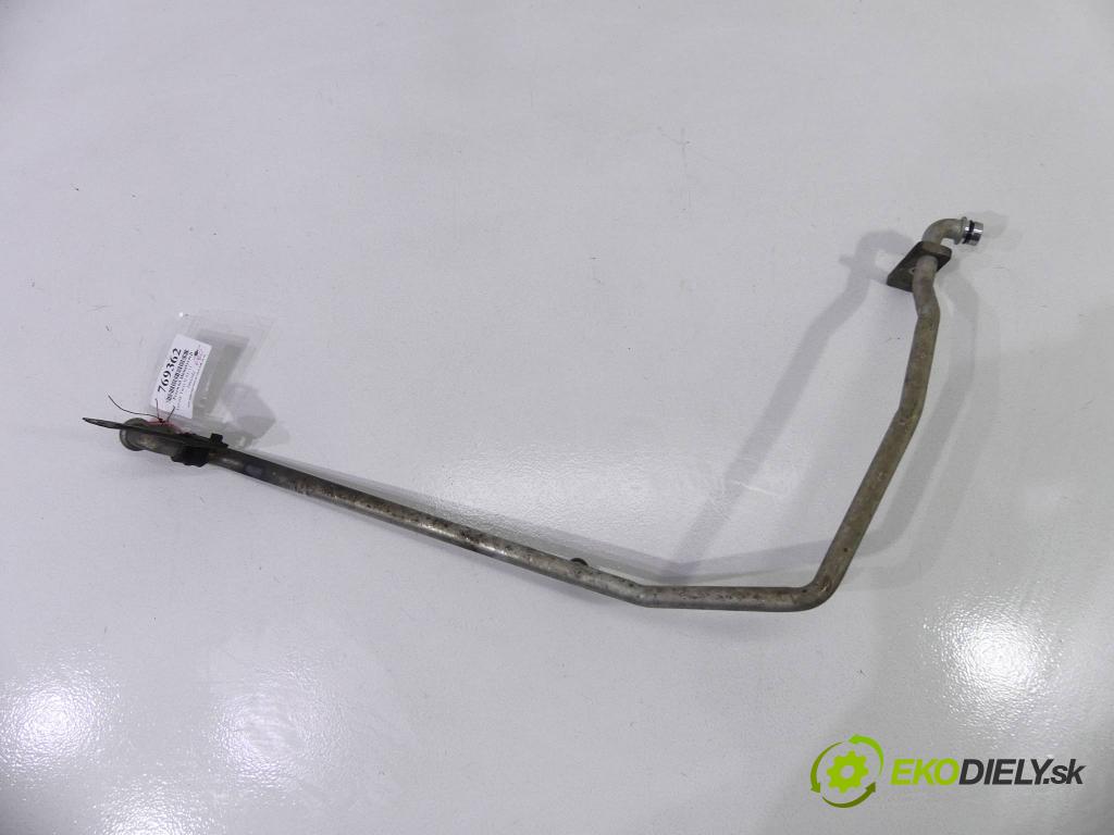 Toyota Yaris II 2005-2011 1.4 D4D 90 HP  66 kW 1400 cm3  Rúrka klimatizácie