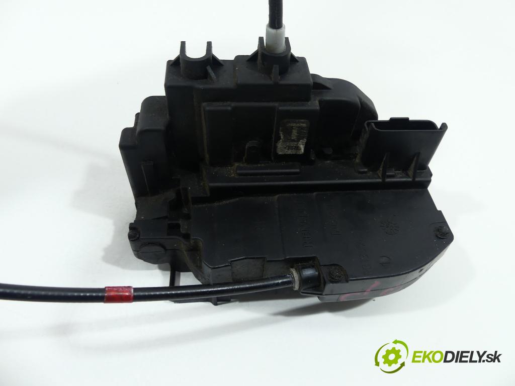 Nissan Note I 2006-2012 1.5 DCI 86 hp  63 kW 1500 cm3  zámok přední část pravý