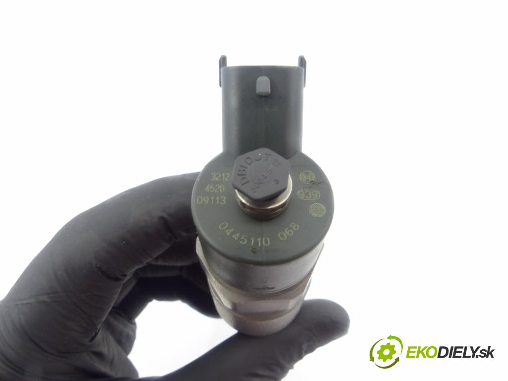 Lancia Lybra 2.4 JTD 140 HP  103 kW 2400 cm3  vstrekovač  (Vstrekovače)