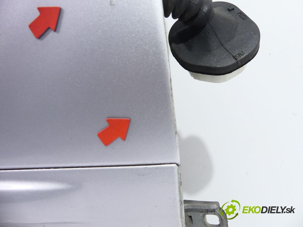 Chrysler Pacifica 3.5 V6  186 kW 3500 cm3  dveře přední část pravé