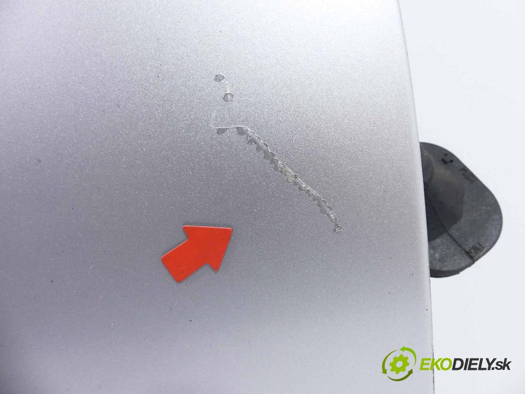 Chrysler Pacifica 3.5 V6  186 kW 3500 cm3  dveře přední část pravé