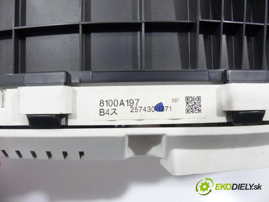 Mitsubishi Grandis 2.0 136 HP  100 kW 2000 cm3  Prístrojovka  (Prístrojové dosky, displeje)
