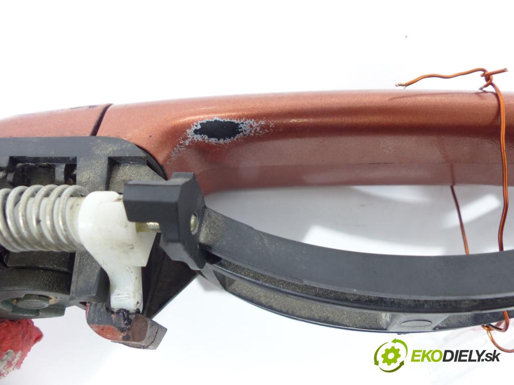 Peugeot 307 2.0 16V 136 HP  100 kW 2000 cm3  Kľučka predný ľavá strana vonkajšia  (Vonkajšie predné ľavé)