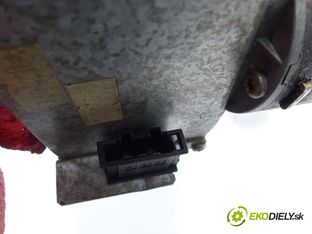 Skoda Felicia 1.6 75 HP  55 kW 1600 cm3  Motor stierače zad