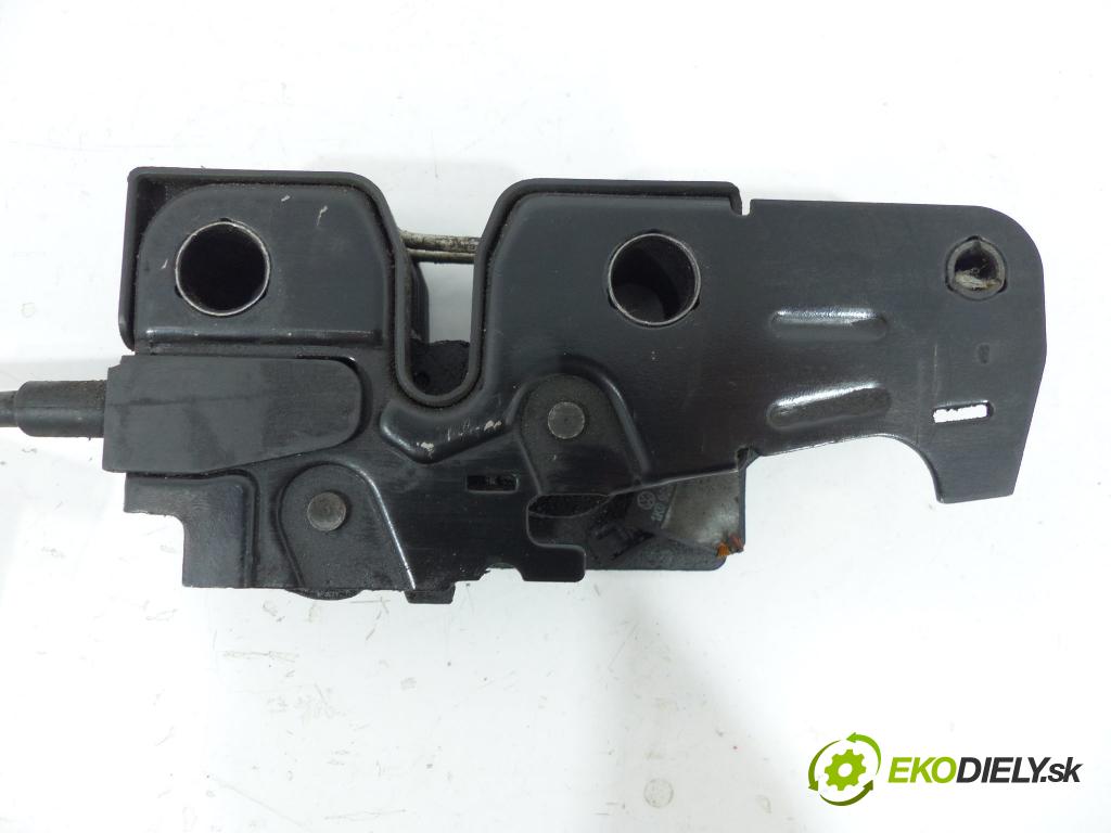 Vw Golf V 2003-2009 1.4 16V FSI 90 hp  66 kW 1400 cm3  zámok kapoty 