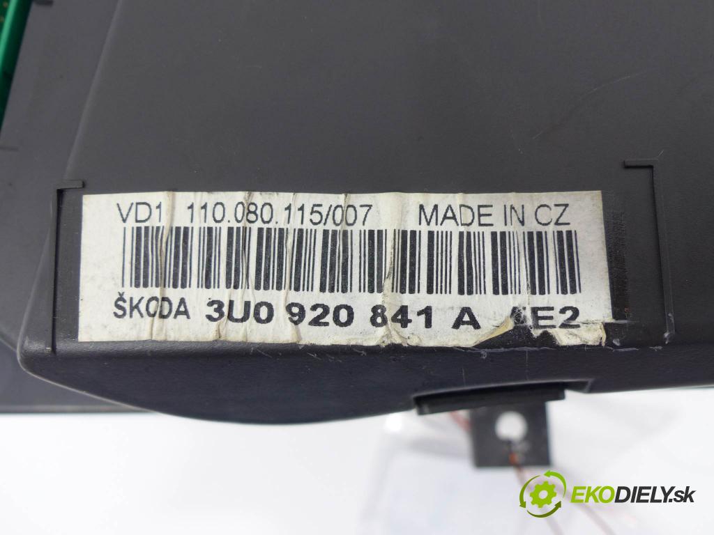 Skoda Superb I 2001-2008 1.9 TDI 131 HP  96 kW 1900 cm3  Prístrojovka  (Prístrojové dosky, displeje)