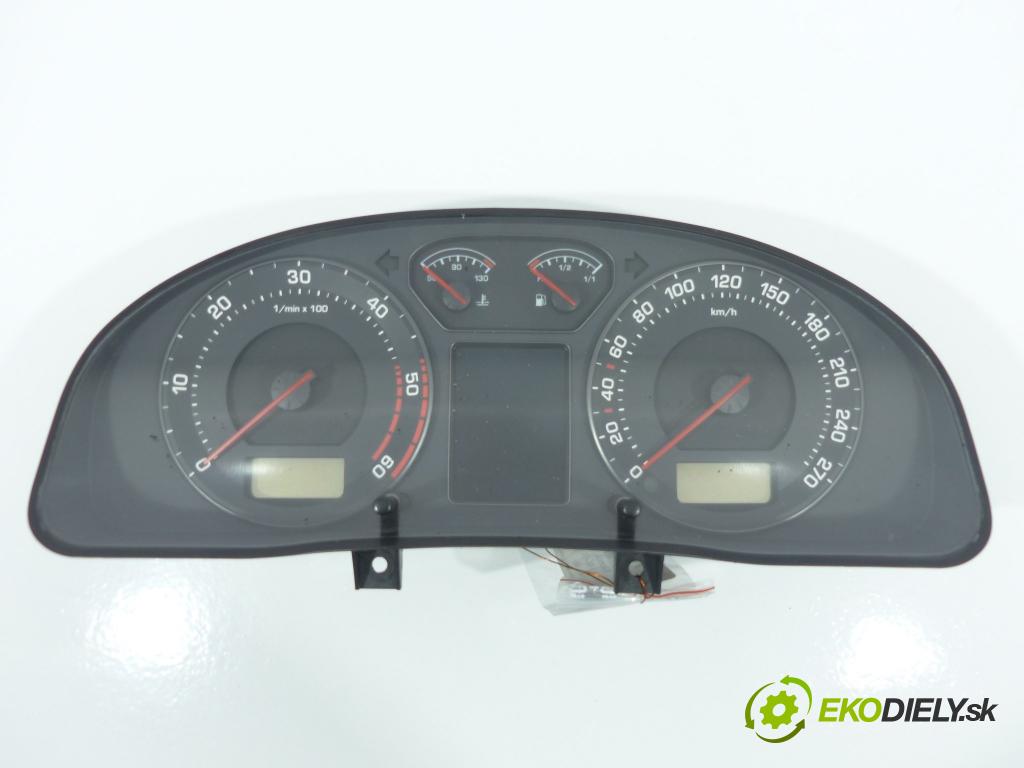 Skoda Superb I 2001-2008 1.9 TDI 131 HP  96 kW 1900 cm3  Prístrojovka  (Prístrojové dosky, displeje)