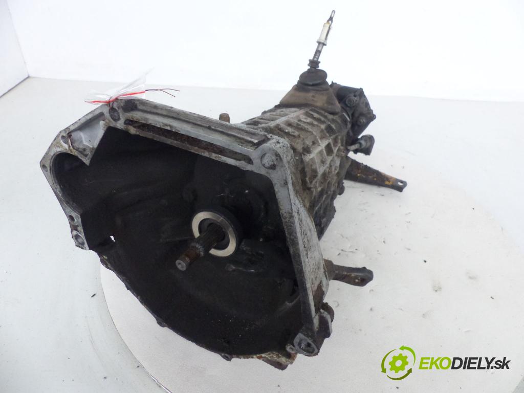 Lada 2105/2107 1.3 8V karburátor   1300 cm3  převodovka - manuální