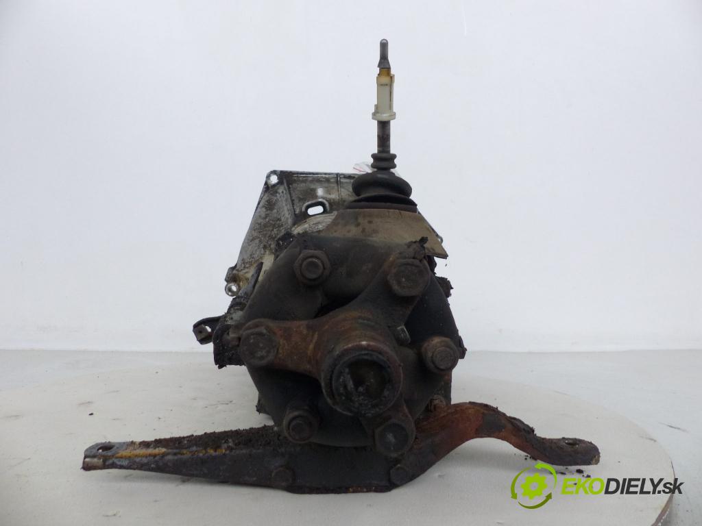 Lada 2105/2107 1.3 8V karburátor   1300 cm3  převodovka - manuální