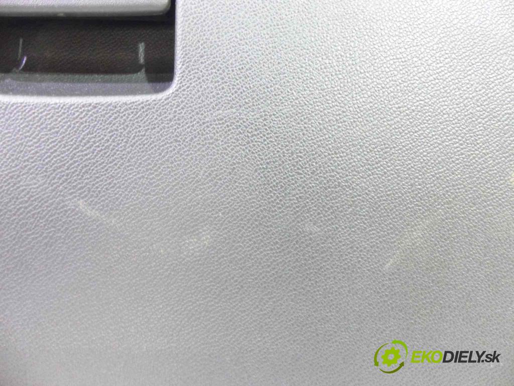Suzuki Kizashi 2.4b 178km  131 kW 2400 cm3  přihrádka kastlík 73412-57L1