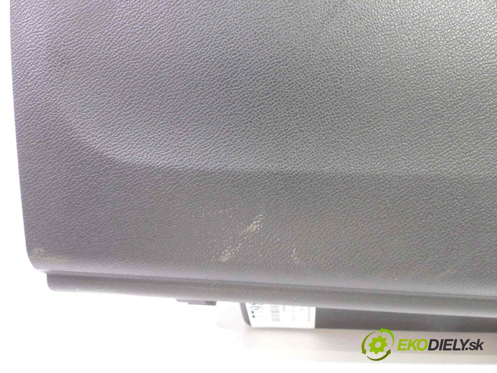 Suzuki Kizashi 2.4b 178km  131 kW 2400 cm3  přihrádka kastlík 73412-57L1