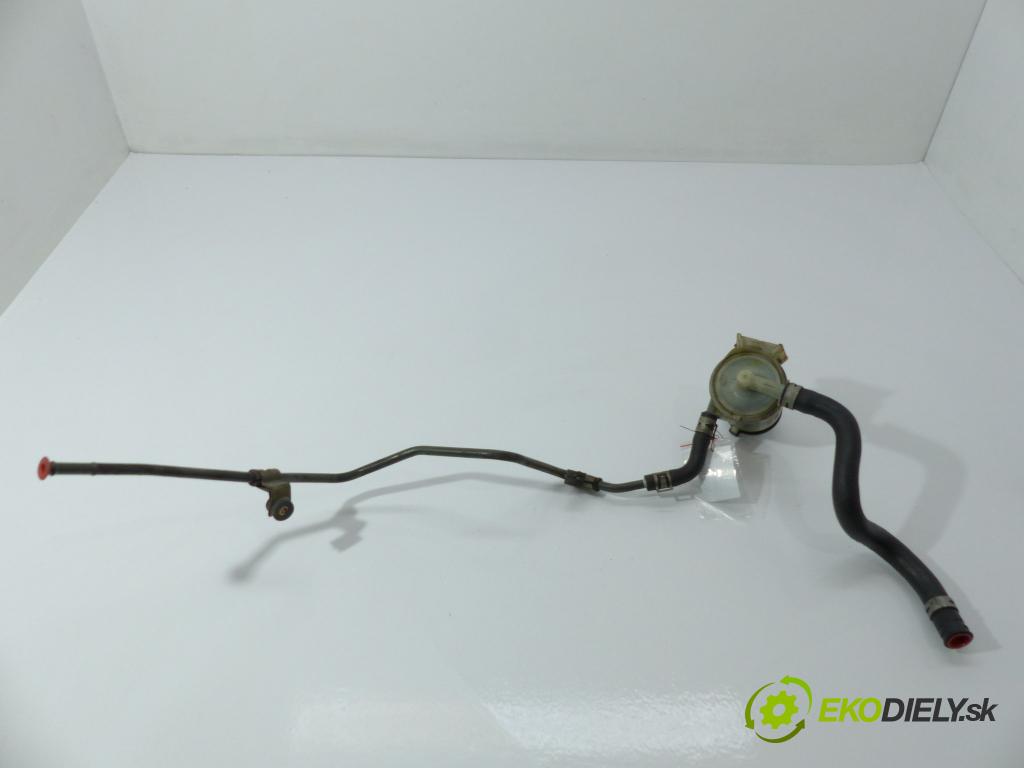 Toyota Corolla Verso I 2001-2004 2.0 D4D 90 HP 66 kW 2000 cm3 Rúrka servočerpadlo