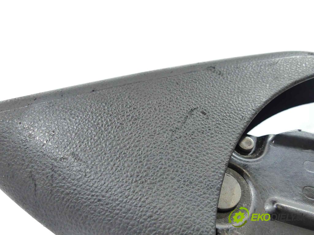 Audi A2 1.4 TDI 75 hp  55 kW 1400 cm3  brzda ruční  (Ruční brzdy)