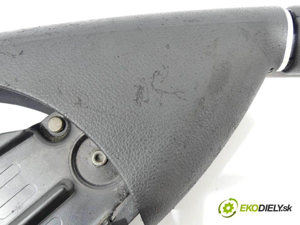 Audi A2 1.4 TDI 75 hp  55 kW 1400 cm3  brzda ruční  (Ruční brzdy)