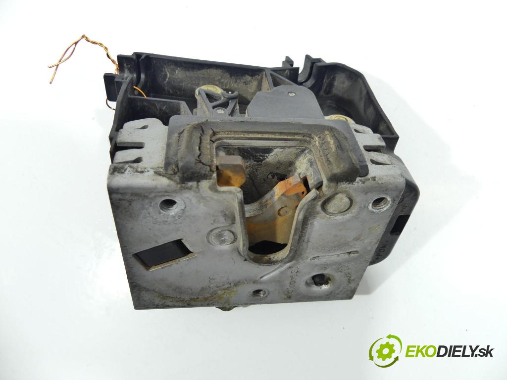 Opel Corsa C 2000-2006 1.0 12V 58 hp  43 kW 1000 cm3  zámok přední část levý