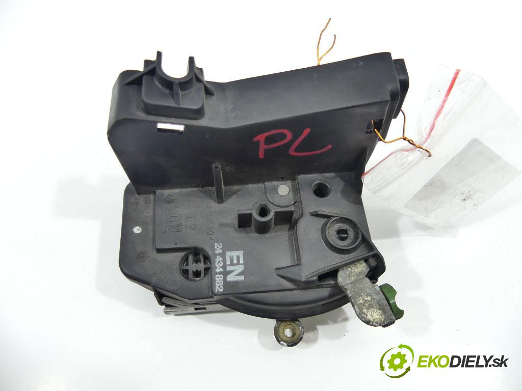 Opel Corsa C 2000-2006 1.0 12V 58 hp  43 kW 1000 cm3  zámok přední část levý