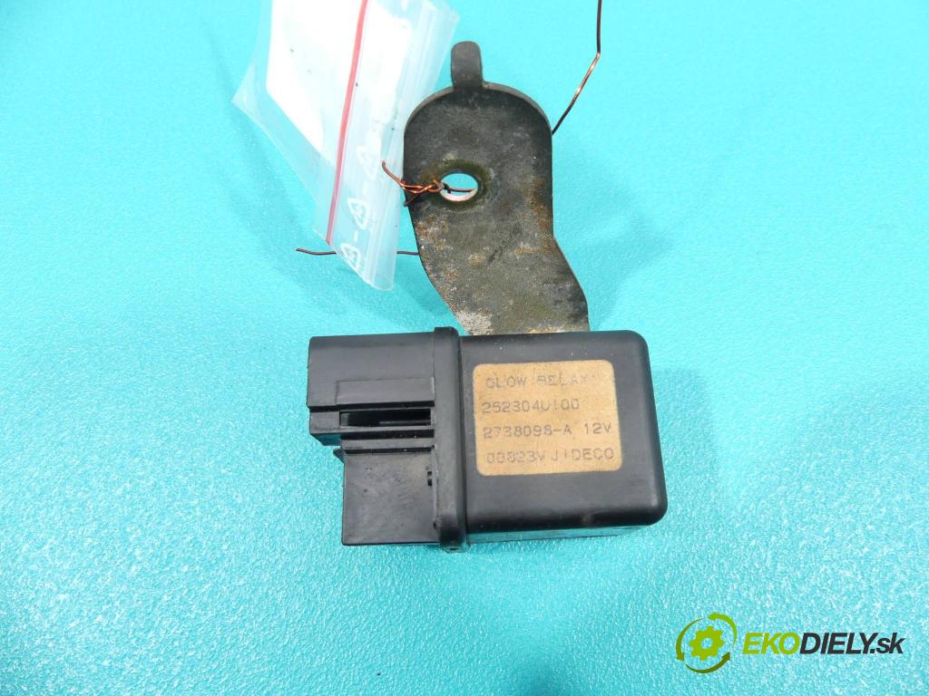 Nissan Almera tino 2.2 - 114 HP  84 kW 2200 cm3  relé  (Relé)