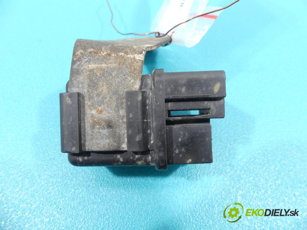 Nissan Almera tino 2.2 - 114 HP 84 kW 2200 cm3 relé (Relé)