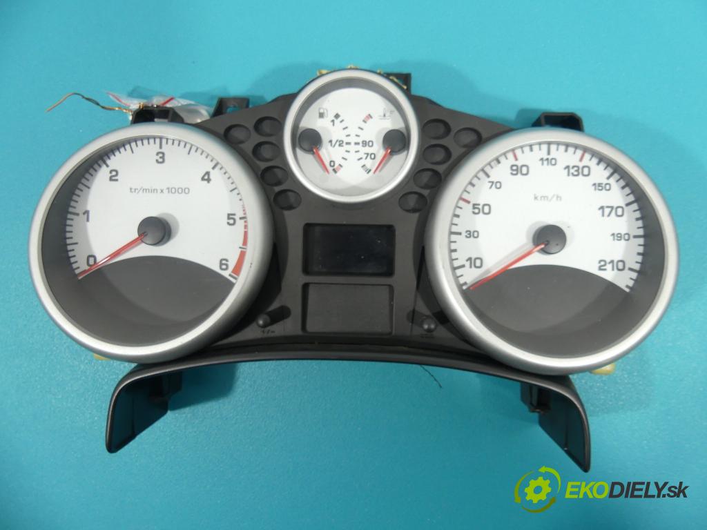 Peugeot 207 1.4 HDI 68 HP  50 kW 1400 cm3  Prístrojovka  (Prístrojové dosky, displeje)