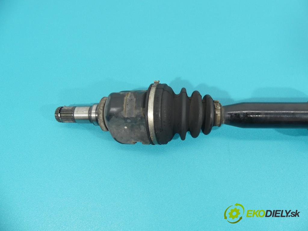 Toyota Corolla E15 2007-2014 1.4 D4D 90 HP  66 kW 1400 cm3  Poloos pravá  (Poloosy)