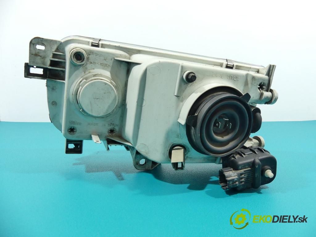 Nissan Serena 1.6 16V 97 HP  71 kW 1600 cm3  Svetlomet pravy  (Pravé)