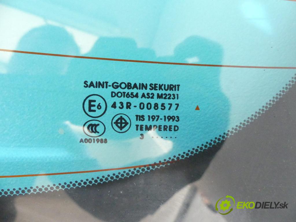 Mazda 3 I BK 2003-2009 1.6 16V 105 hp  77 kW 1600 cm3  okno zadní část  (Okna zadní)