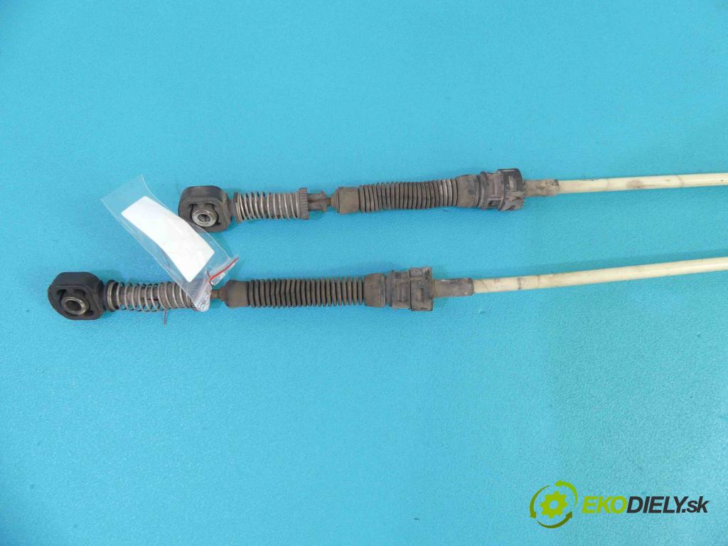 Skoda Roomster 1.4 16V 86 HP  63 kW 1400 cm3  Kulisa - -  (Rýchlostné páky / kulisy)