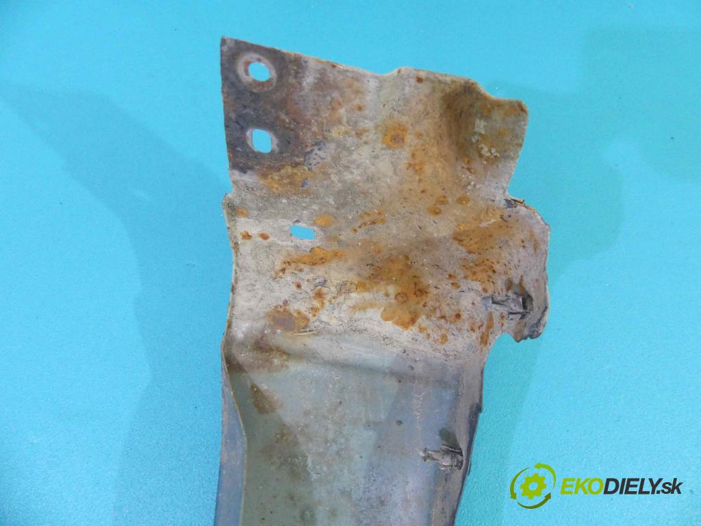 Mazda 323f 1.5B 88 hp  65 kW 1500 cm3  blatník přední část pravý