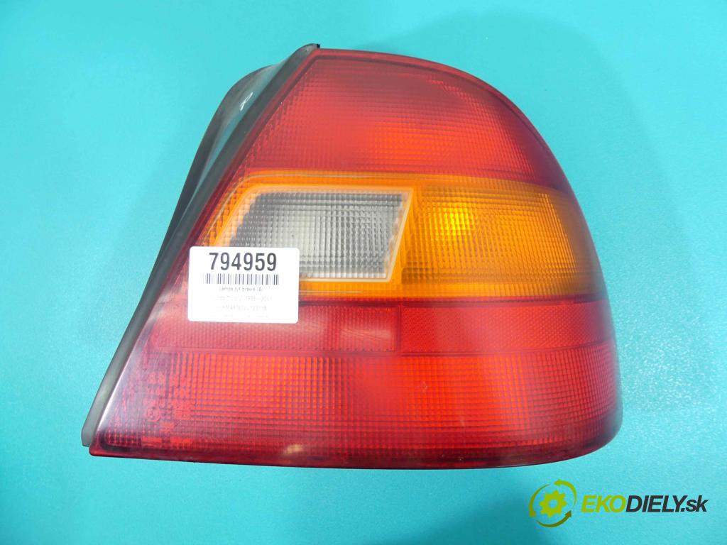 Honda Civic VI 1995-2001 1.4 16V 90 hp manual 66 kW 1390 cm3  světlo zadní část pravá 
